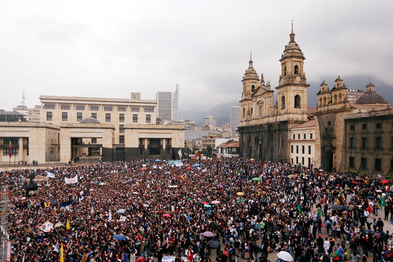 Over 45,000 people marched in Bogota. They gathered in Bolivar Square to listen to the demands of the student movements and education sector.