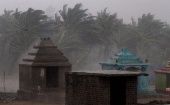 Los vientos huracanados golpean las zonas costeras de las región afectando a miles de personas. 