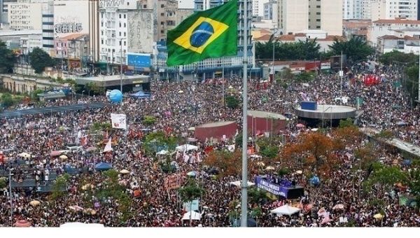 Major Personalities Sign Declaration Against Fascism in Brazil.