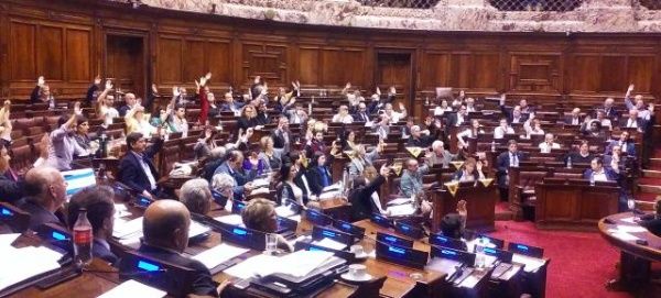 Senadores uruguayos también discutieron modificaciones al sistema de prevención social militar
