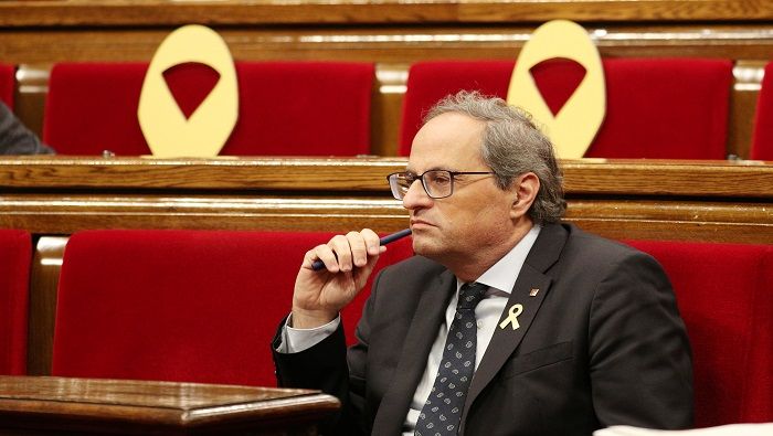 “Tal día como hoy, hace un año, se proclamó políticamente la república catalana”, expresó Torra desde el Palau del Gobierno de Cataluña.