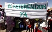 Los saharauis viven en campamentos improvisados. Mujeres y niños sufren de enfermedades y desnutrición crónica.