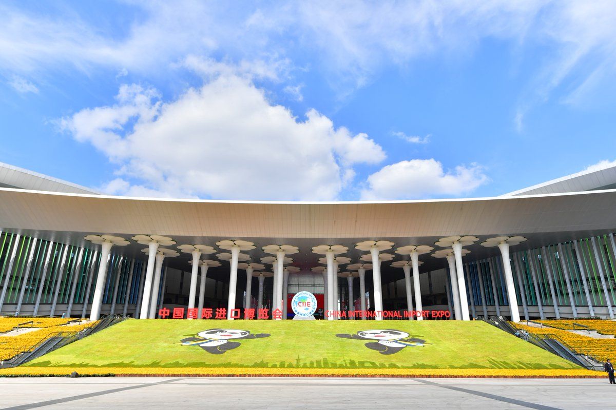 Un total de 172 países asisten a la feria comercial que se está desarrollando el Centro Nacional de Exhibiciones y Convenciones de la ciudad de Shanghái.