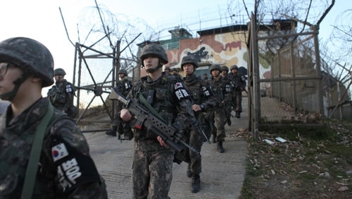 Actualmente Corea del Sur cuenta con unos 60 puestos de guardia en la Zona Desmilitarizada, mientras que Corea del Norte tiene unos 160.