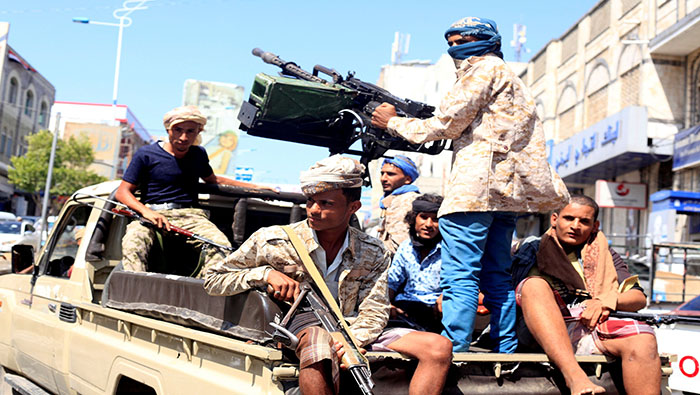 Las fuerzas leales al gobierno de Yemen reciben ayuda militar de Arabia Saudita, Emiratos Árabes Unidos y los Estados Unidos.