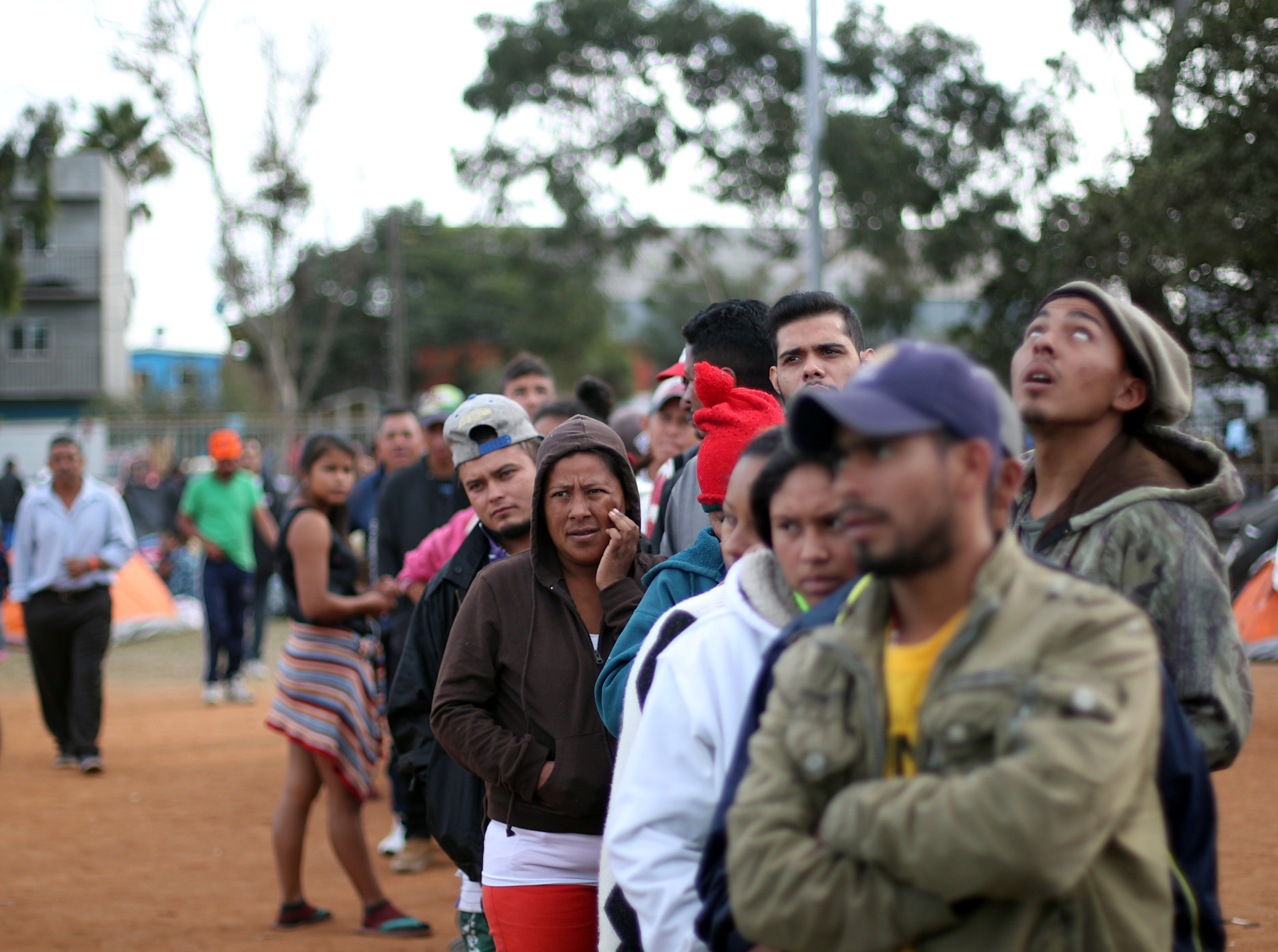 Los migrantes centroamericanos están expuestos a la intemperie y a la trata de personas en su paso hacia EE.UU.