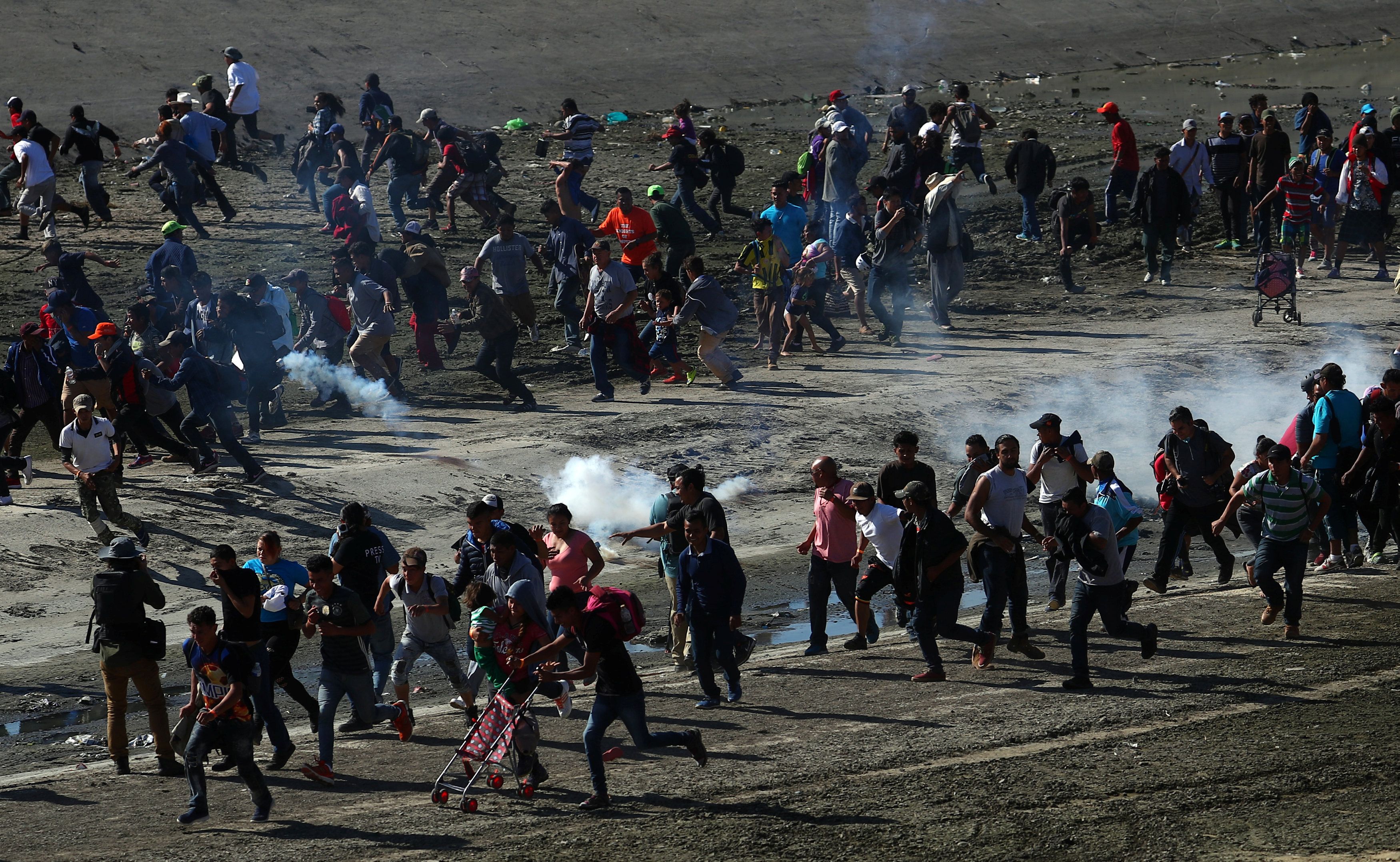 Los detenidos eran miembros de un grupo de 500 migrantes centroamericanos de la caravana que se encuentra en un campamento en Tijuana.