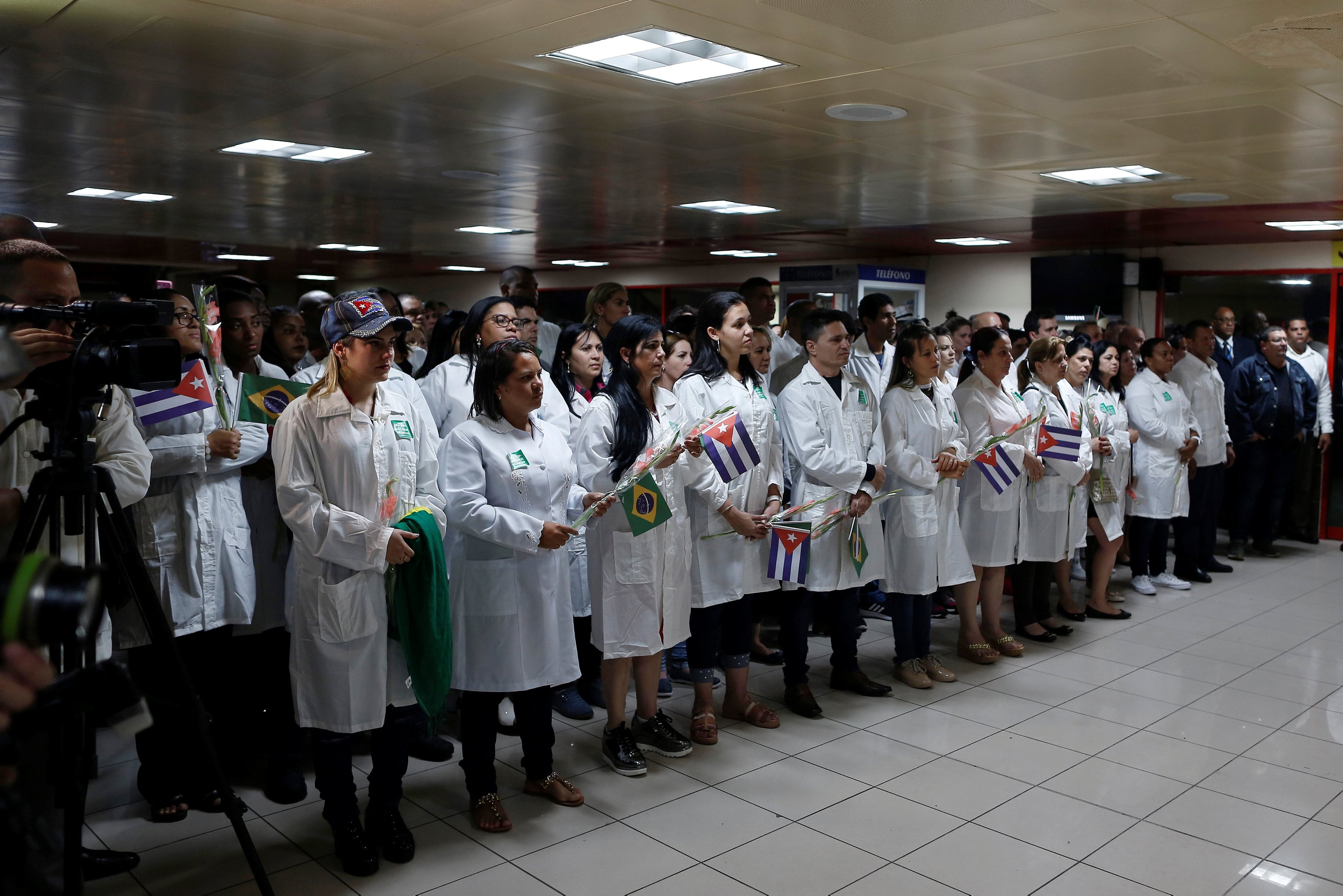 El 23 de noviembre de 2018, los médicos cubanos provenientes de Brasil fueron recibidos con honores en el aeropuerto de La Habana.