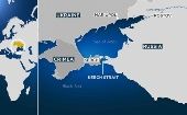 El estrecho comunica el mar de Azov con el mar Negro, y constituye un eslabón vital en la cadena que enlaza Rusia con el Mediterráneo.