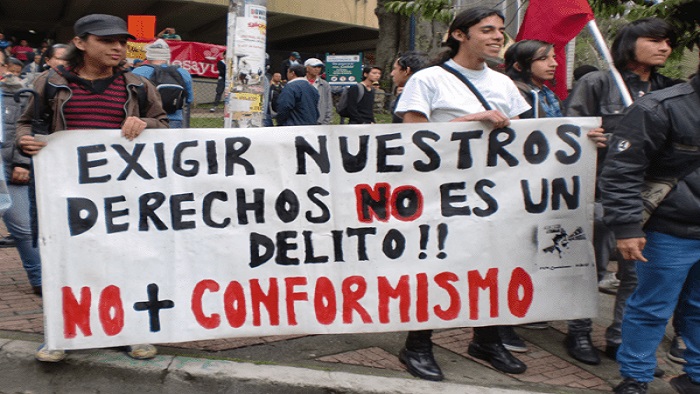 Los estudiantes colombianos exigen el aumento del presupuesto a 4,5 billones para las universidades públicas del país.