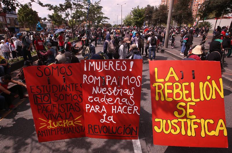 Miles de estudiantes recorrieron principales ciudades de Colombia este miércoles, con el apoyo de sindicalistas, campesinos e indígenas.