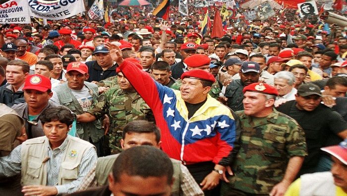 Hugo Rafael Chávez direccionó al país a una constante aplicación de la democracia a través de la elección popular.
