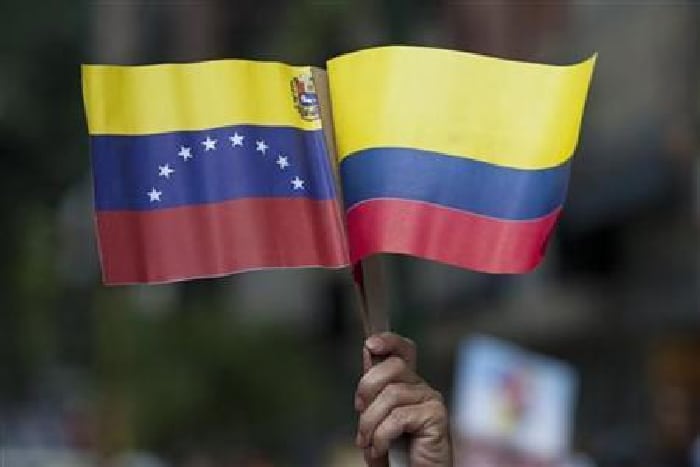 El senador colombiano Armando Benedetti explicó que el objetivo es evitar que se rompan las relaciones con Caracas en el 2019.     