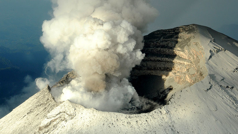La alerta amarilla implica la caída de cenizas y fragmentos incandecentes. | Imagen del volcán en julio de 2013.