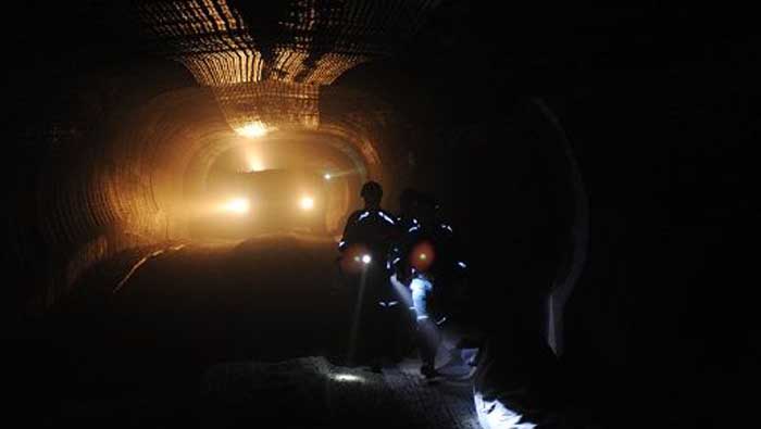 Actualmente, no hay comunicación con los restantes nueve mineros que trabajaban a una profundidad de 360 metros.