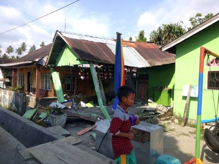 El tsunami más reciente dejó unos 400 fallecidos y grandes daños materiales en el país.