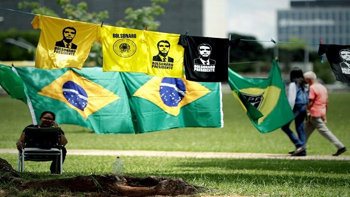 Bolsonaro afirma que Brasil se acercará más a EE.UU. y abandonará mecanismos de integración regional.