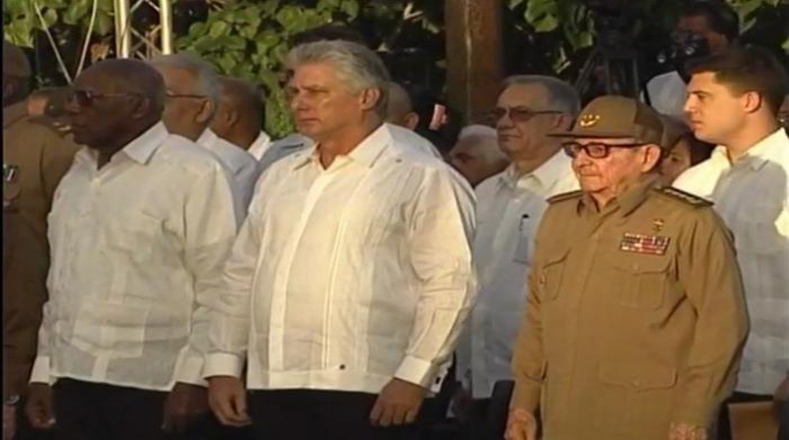 El general de Ejército, Raúl Castro Ruz y el presidente de la nación, Miguel Díaz-Canel Bermúdez, encabezaron el acto.