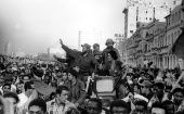 Fidel Castro, el Che Guevara y Camilo Cienfuegos vencieron el 1 de enero. Siete días tardaron en llegar a la capital de Cuba, entrando triunfalmente a La Habana el 8 de enero.
