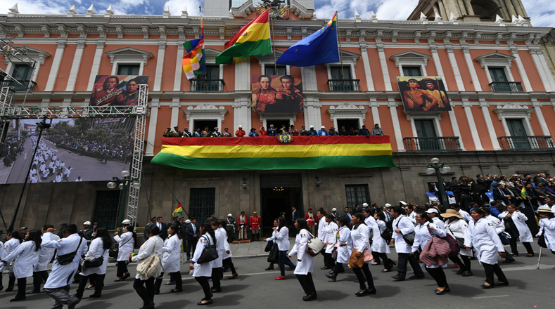 Durante la gestión de Morales, Bolivia alcanzó un crecimiento económico importante al convertirse en 2018 en el séptimo país de la región con menor indice de deuda externa, con solo 24 por ciento.