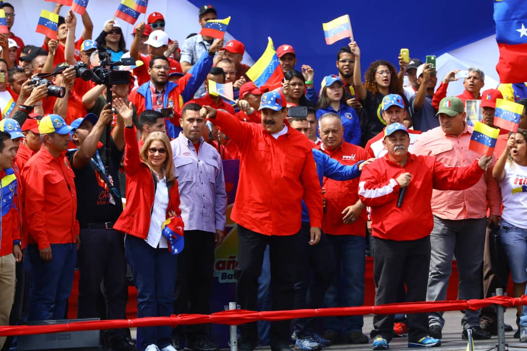 El pueblo chavista se reunió  en la avenida Bolívar para conmemorar los 20 años de la Revolución Bolivariana y prestar su respaldo a Nicolás Maduro.