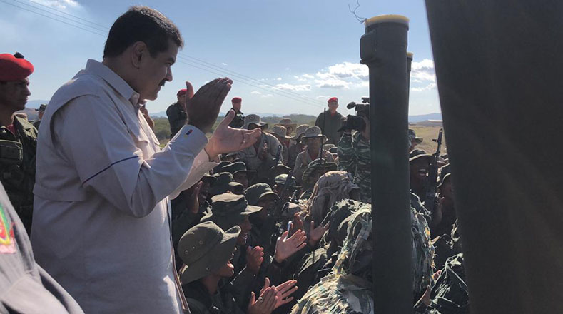 El presidente Nicolás Maduro encabezó la puesta en marcha de los ejercicios y pasó revista a las tropas.