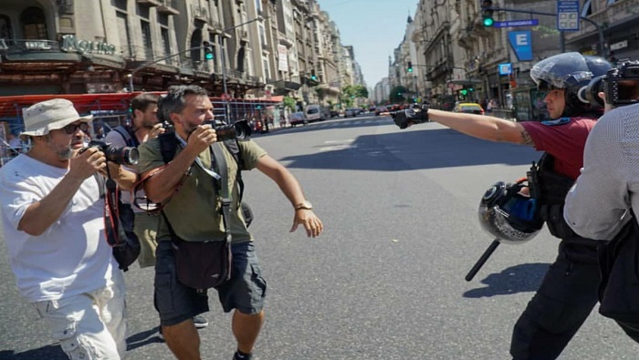 Una nueva protesta social se llevó a cabo en las calles de Buenos Aires, esta vez el ministerio de Educación fue emplazado por actos irregulares.
