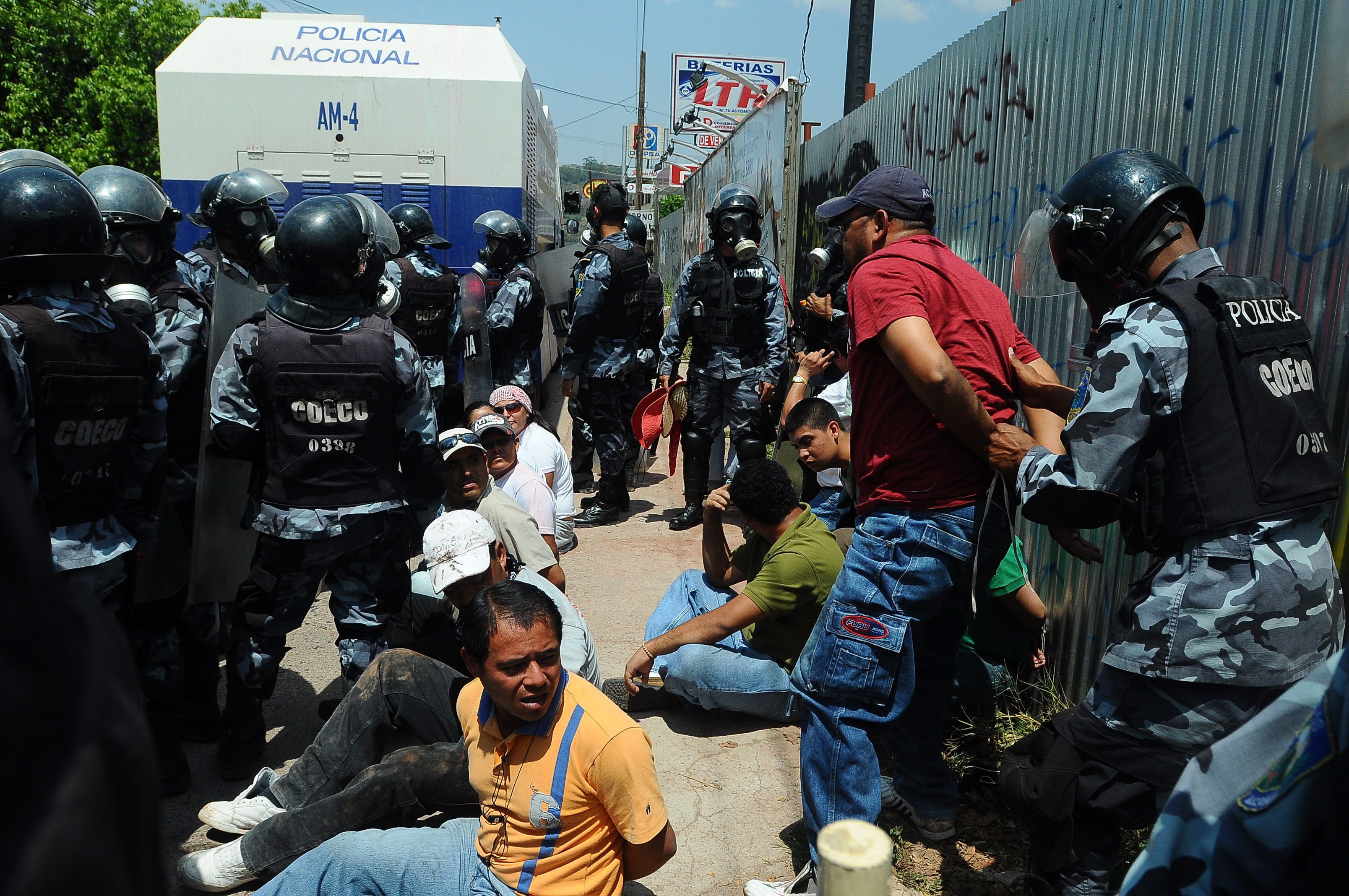Las protesta de los ciudadanos usualmente son reprimidas por fuerzas de seguridad del Estado.