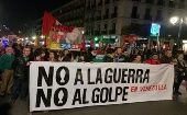"No a la guerra" y "manos fuera de Venezuela", fueron algunas de las consignas de la marcha.