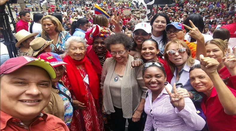 Venezuela: La Plaza Bolívar, en Caracas, capital del país, fue epicentro de la movilización en ese país. Las venezolanas conmemoraron su día y destacaron el rol de la mujer en la Revolución Bolivariana y en la lucha antiimperialista.