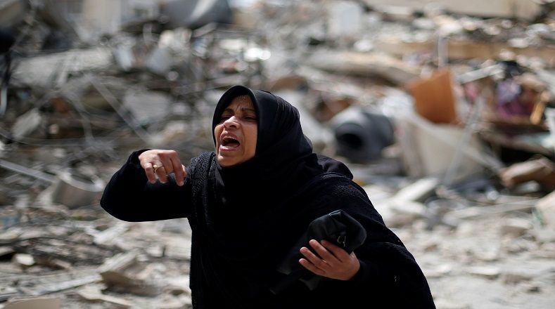 Los ataques armados y aéreos de las tropas israelíes en Gaza continúan dejando innumerables pérdidas desde 2006. Casas, centros asistenciales y religiosos, teatros, espacios de libre esparcimiento y servicios básicos han colapsado por los daños del conflicto, encrudecido hoy día.