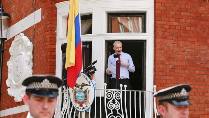 Julian Assange permanece refugiado en la embajada ecuatoriana en Londres desde 2012.
