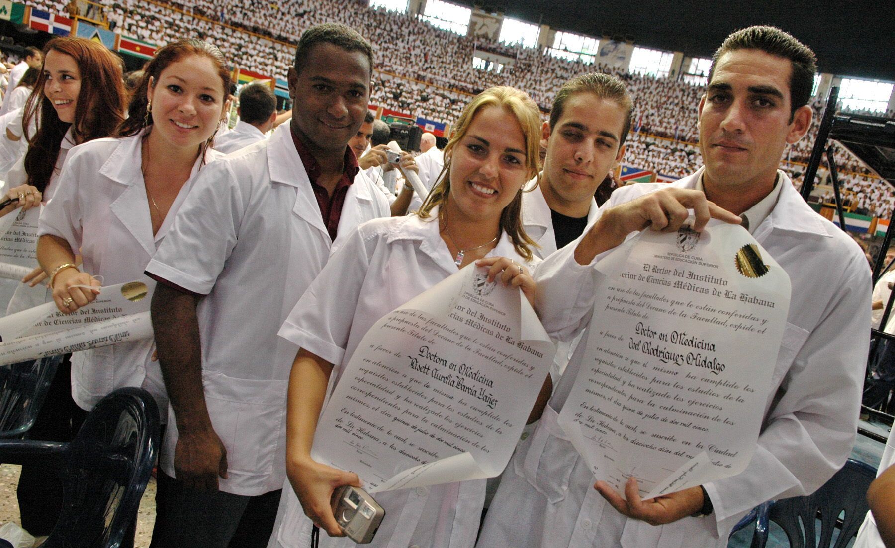 Cuba ratifica que los convenios de salud son legítimamente establecidos entre el Gobierno cubano y decenas de gobiernos de otros países.