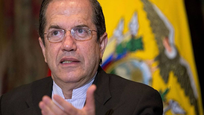 Líderes como el expresidente Rafael Correa han denunciado una persecución en contra de Patiño en Ecuador y rechazó la actuación de la Fiscalía.