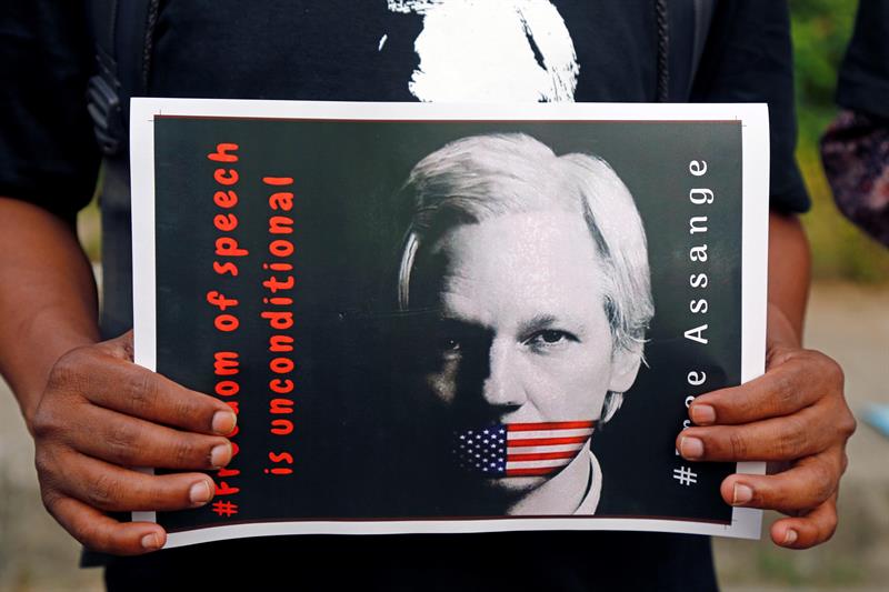 Desde junio de 2012, el fundador de WikiLeaks, Julian Assange, permanecía en la embajada de Ecuador en Londres, bajo asilo político.