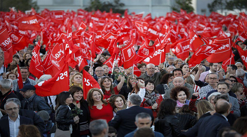 Valencia, la tercera ciudad más poblada de España, fue escenario del multitudinario cierre de campaña del gobernante PSOE.