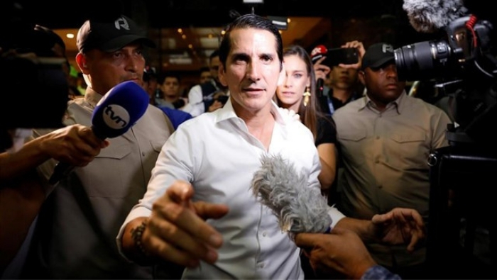 “A partir del 1 de julio Laurentino Cortizo será el presidente de todos los panameños”, dijo Roux.