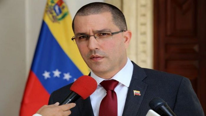 El canciller recordó que los activistas estaban dentro de la embajada con autorización del Gobierno venezolano, por lo tanto su desalojo es ilegal.