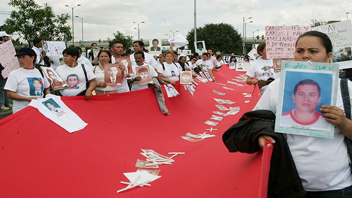 Durante el mandato de Álvaro Uribe Vélez se reportaron alrededor de cinco mil casos de falsos positivos.
