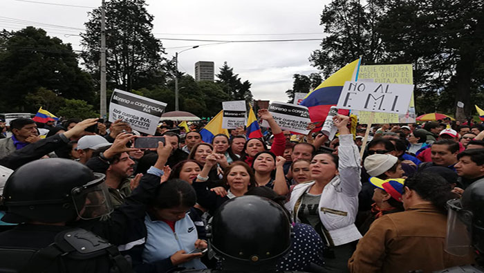 Cientos de ciudadanos se concentraron para protestar contra las medidas de ajuste adoptadas en Ecuador.