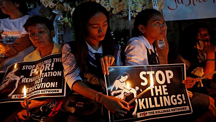 Filipinos reclaman un cambio en la política antidroga del presidente Rodrigo Duterte.