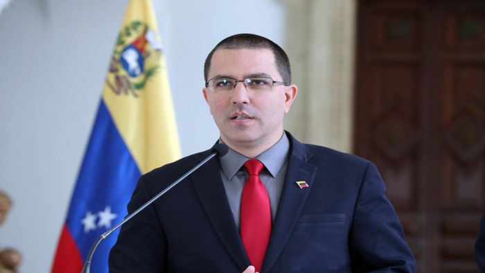 El canciller venezolano lamentó que la Acnur se preste como instrumento de la campaña contra su país.