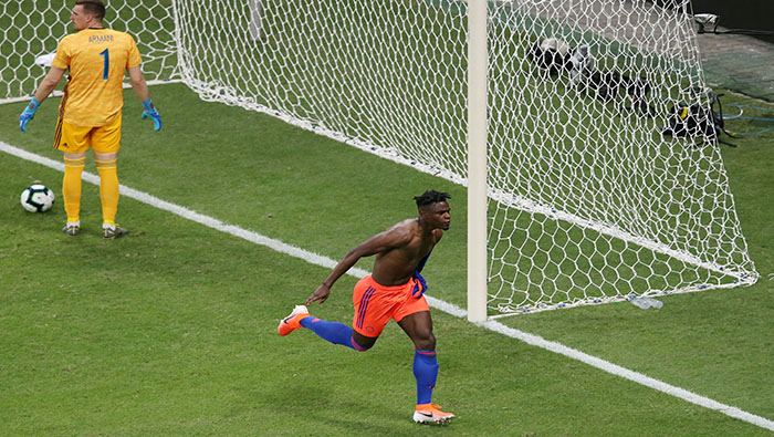 Zapata festeja el gol que selló la victoria colombiana este sábado.
