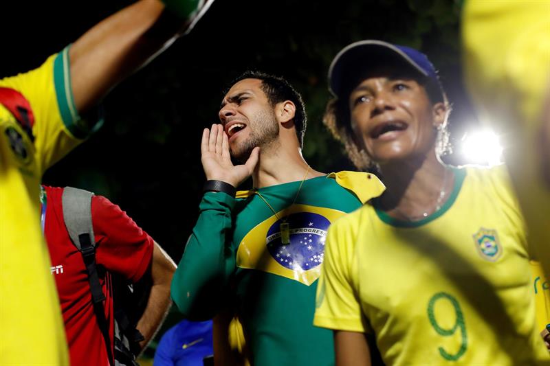 Brasil es uno de los países más poderosos del continente y el mundo, la afición de sus habitantes al fútbol, también es una característica inherente al gigante continental.