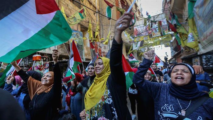 Hombres y mujeres palestinas también expresaron su rechazo al foro de Baréin y al 