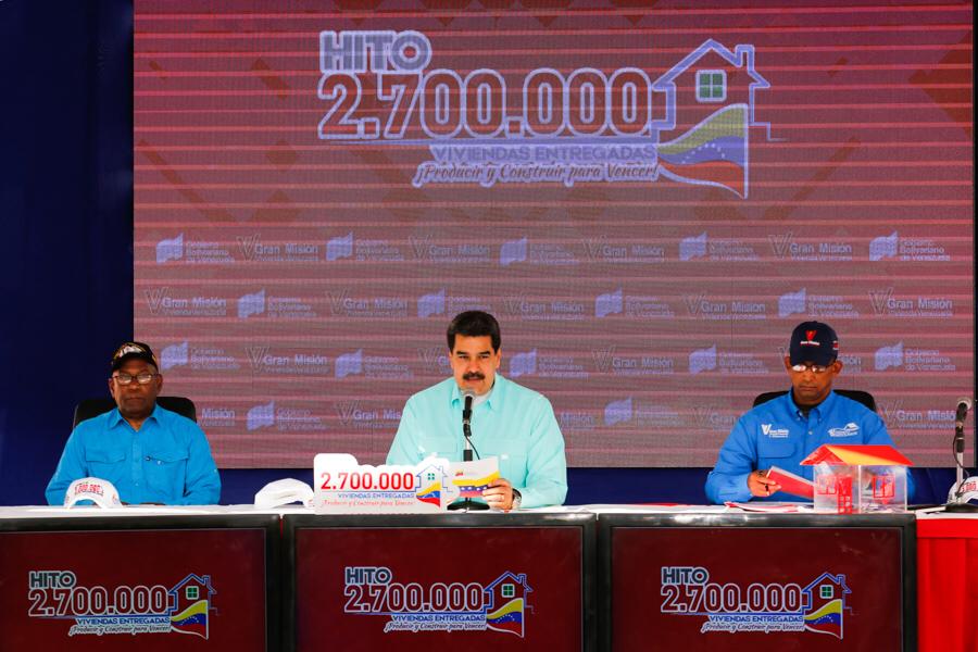 El presidente Nicolás Maduro hizo entrega de la vivienda 2.700.000.
