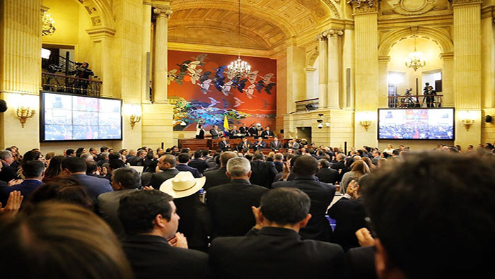 El discurso del mandatario colombiano recibió el rechazo de diversos congresistas de oposición.