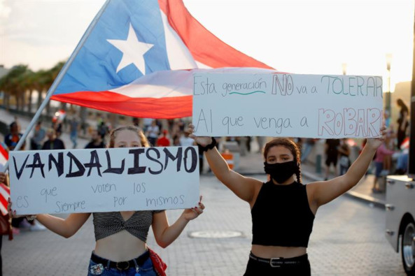 Cientos de miles de puertorriqueños demandaron la renuncia del gobernador Roselló.