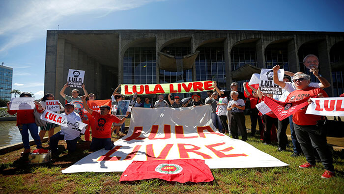 Brasileños demandan la libertad del expresidente Lula da Silva.