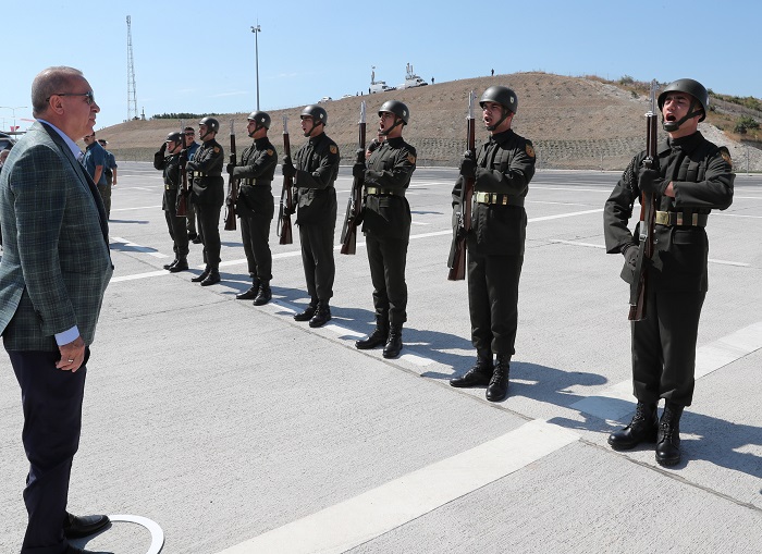 El Ejército de Turquía ha aumentado recientemente su despliegue cerca de la frontera con Siria.
